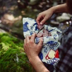 Bee's Wrap Lunch Pack - Bees and Bears Print - None 18 Bee's Wrap Lunch Pack - Bees and Bears Print - None -Cheap Hike Harbor Store b0f15b65 0481 4321 9759 9b6f2d4f8e90