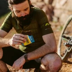 Honey Stinger Gluten-Free Waffle -Cheap Hike Harbor Store cee810b9 fb54 4c93 ba07 c1f916948555